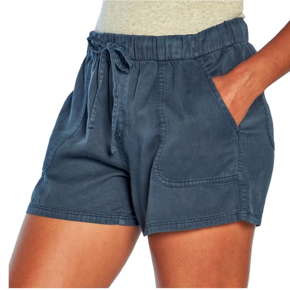 GAP Pull-On Tencel Short